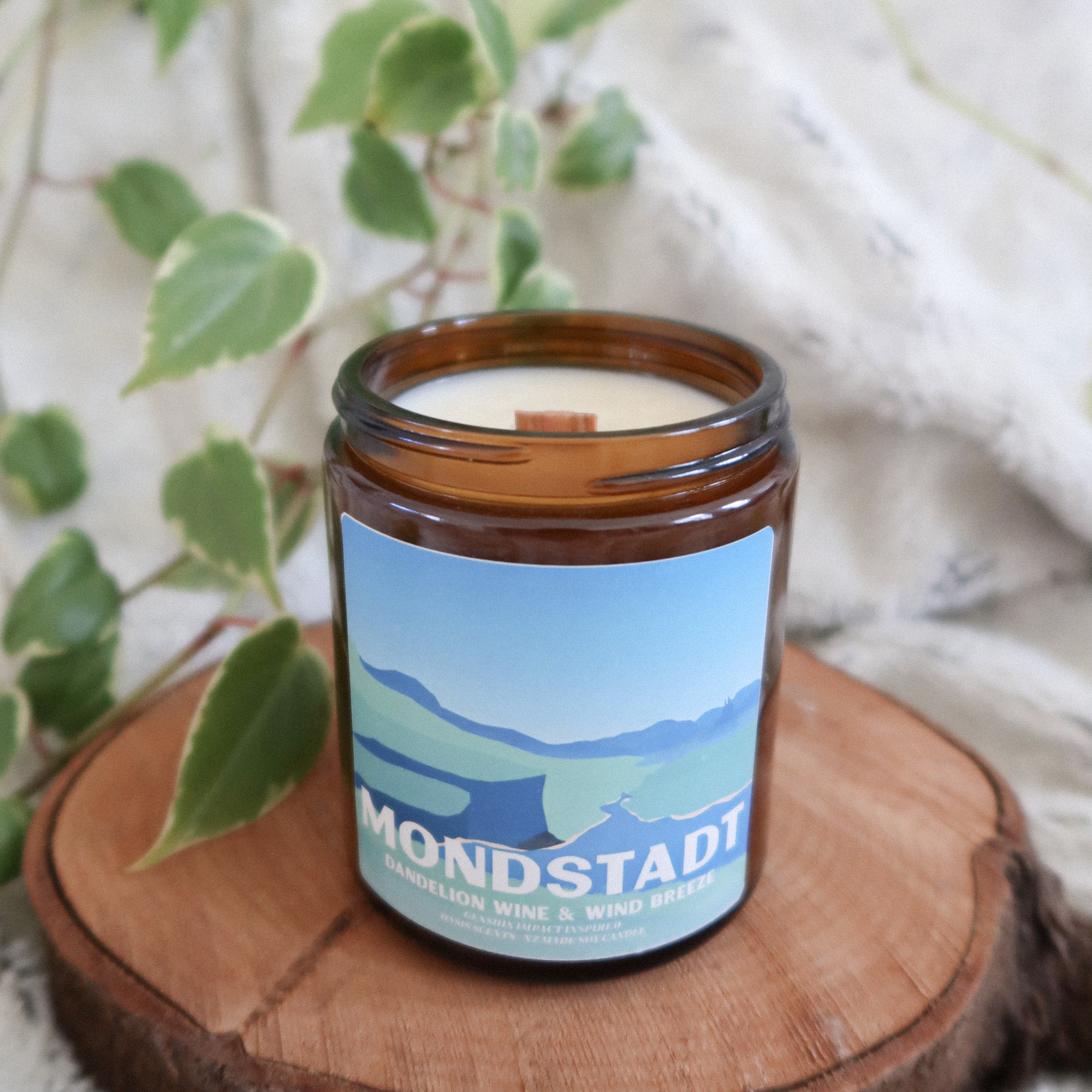 Mondstadt Woodwick Soy Candle